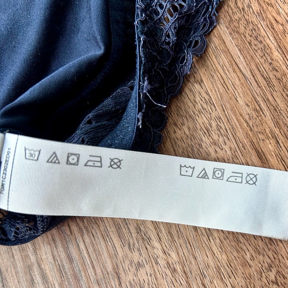 ABERCROMBIE & FITCH A&F Floral Navy Lace Halter Bralette Romantic Lounge | Sz M - Picture 9 of 10